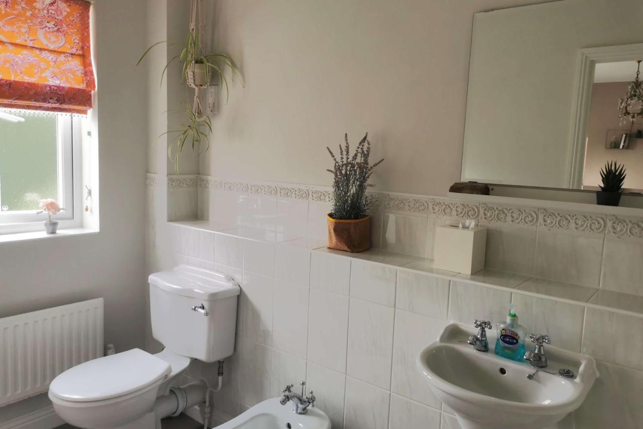 Bed and Breakfast Walton Crescent Уинфорд Экстерьер фото