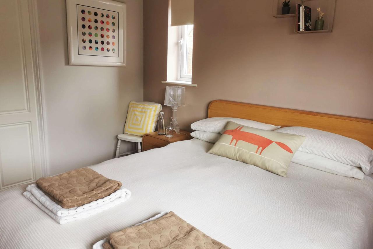 Bed and Breakfast Walton Crescent Уинфорд Экстерьер фото